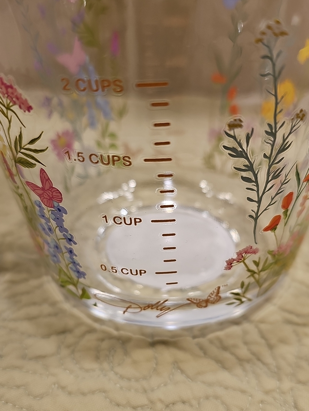 Dolly Parton Wildflower Glass 2 Cup Measuring Cup - Picture 2 of 5